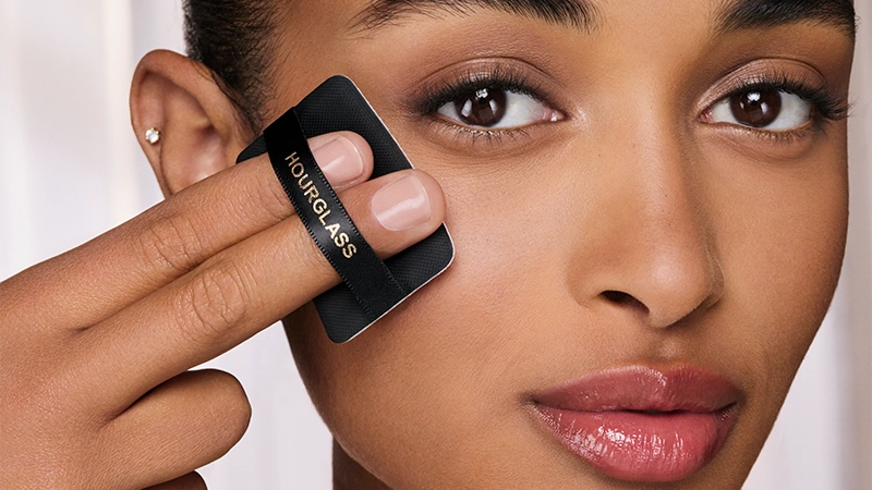 Hourglass Vanish Effect