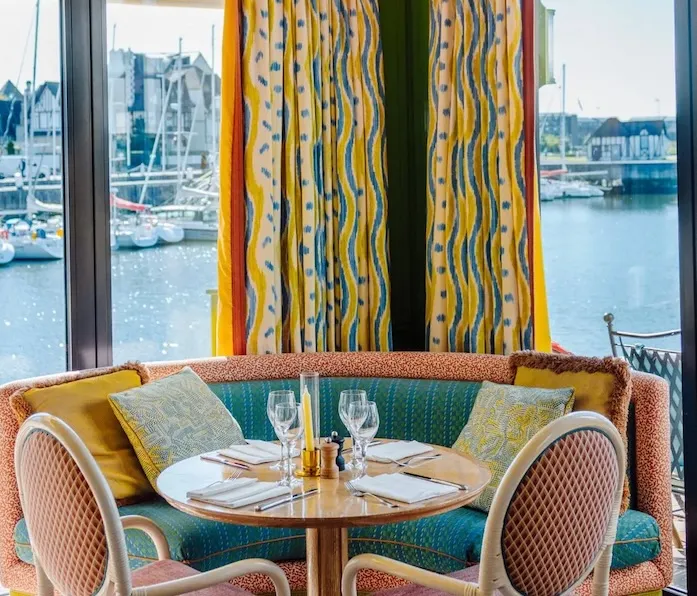 table pour bruncher à deauville