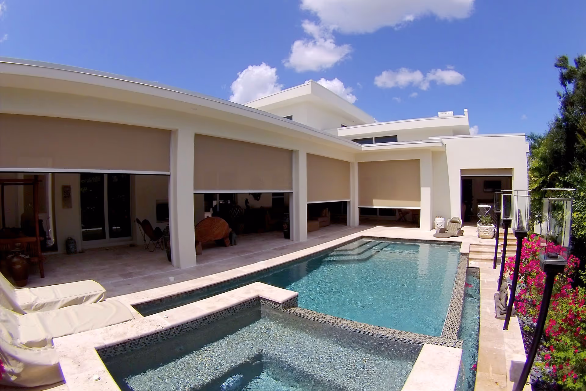 Retractable screens