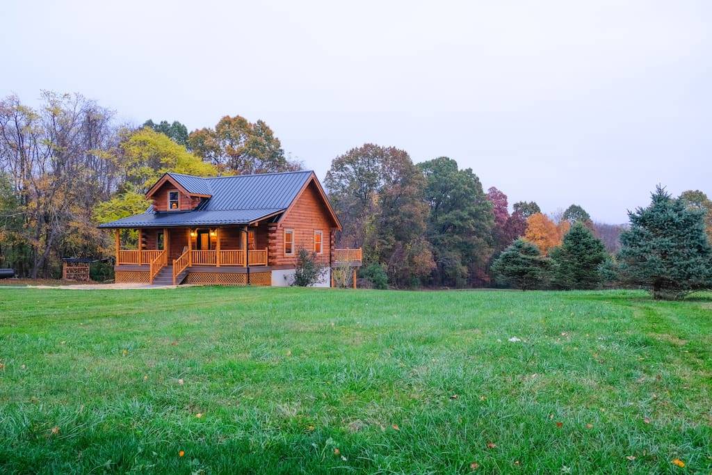 Deer Creek Cabin on top of a rolling hill
