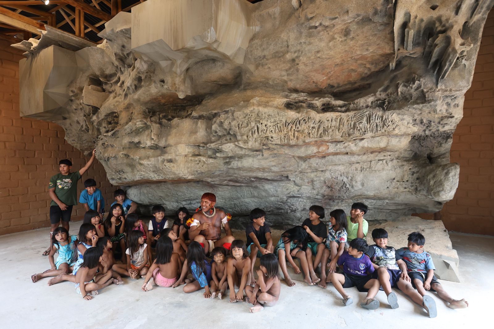 Gruta de Kamukuwaká ganha réplica em celebração da cultura wauja e luta pela preservação do território indígena