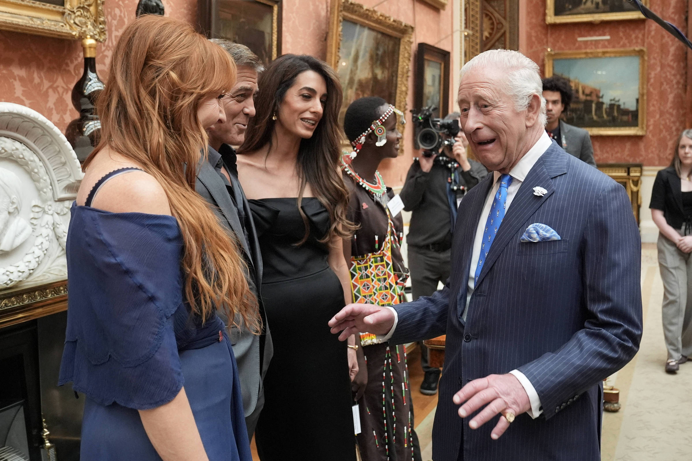 Rei Charles 3º homenageia jovens transformadores no Palácio de Buckingham durante o King’s Trust Awards 2025