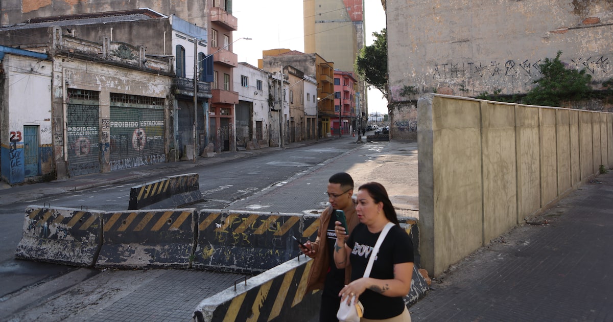 Esvaziamento da Rua dos Protestantes surpreende autoridades e comerciantes em São Paulo