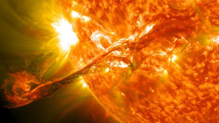 Estudo revela ligação entre tempestades solares e aumento de infartos em mulheres no Brasil
