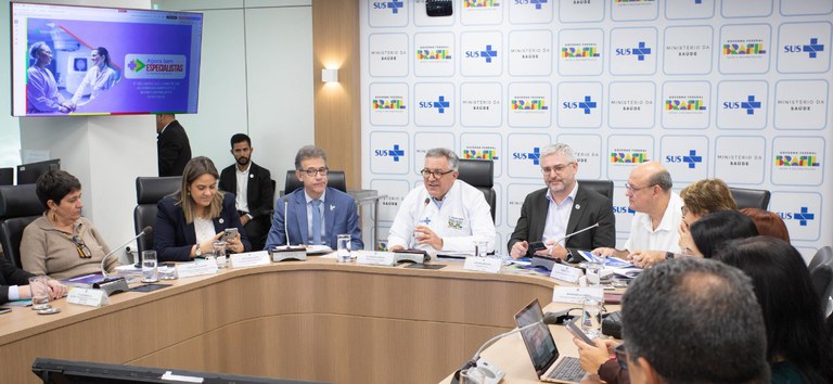 Comitê de acompanhamento do Programa Agora Tem Especialistas busca reduzir tempo de espera por atendimento no SUS
