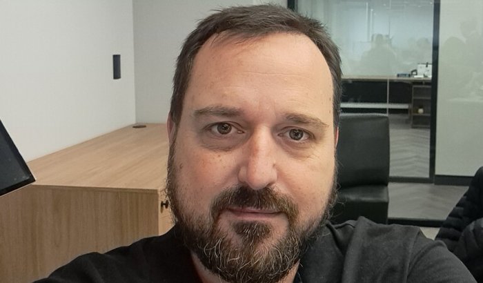 Carlos Renato enfrenta estenose aórtica severa e lança vaquinha para custear tratamento essencial