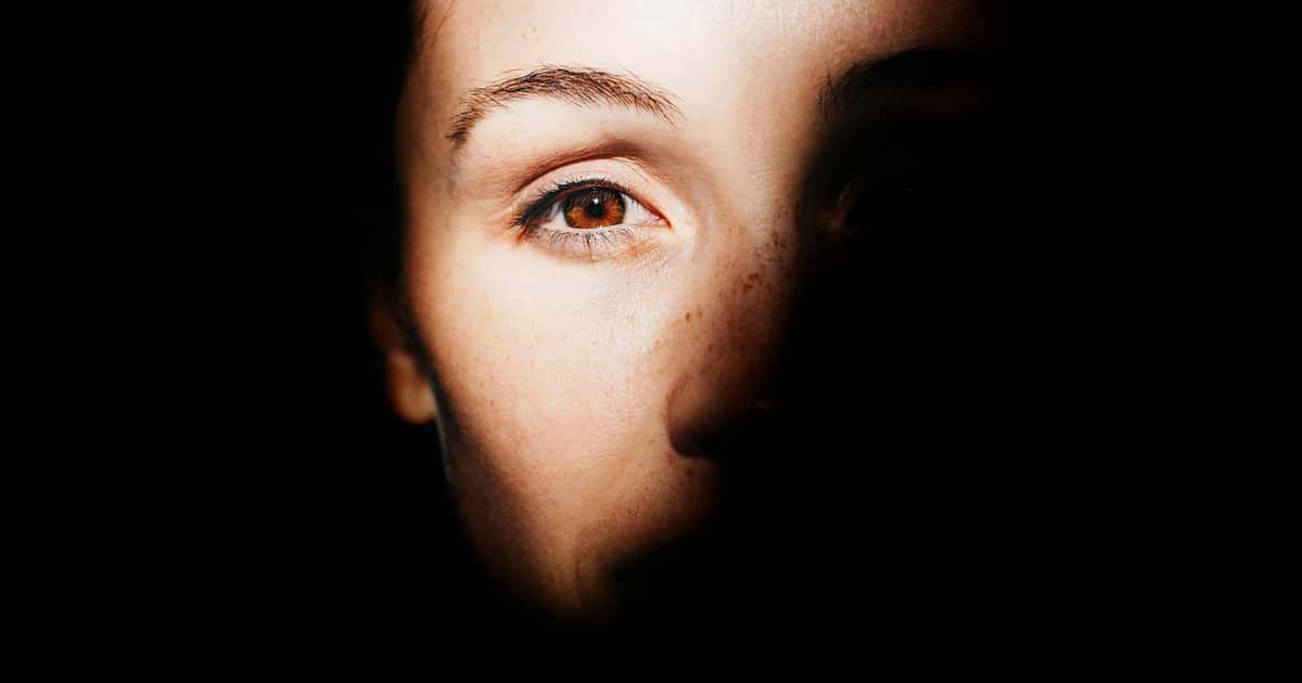 Exames oculares podem antecipar diagnóstico de Alzheimer e outras demências através de biomarcadores na retina