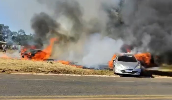 Incêndio em almoço beneficente destrói veículos e gera campanha de apoio aos proprietários afetados
