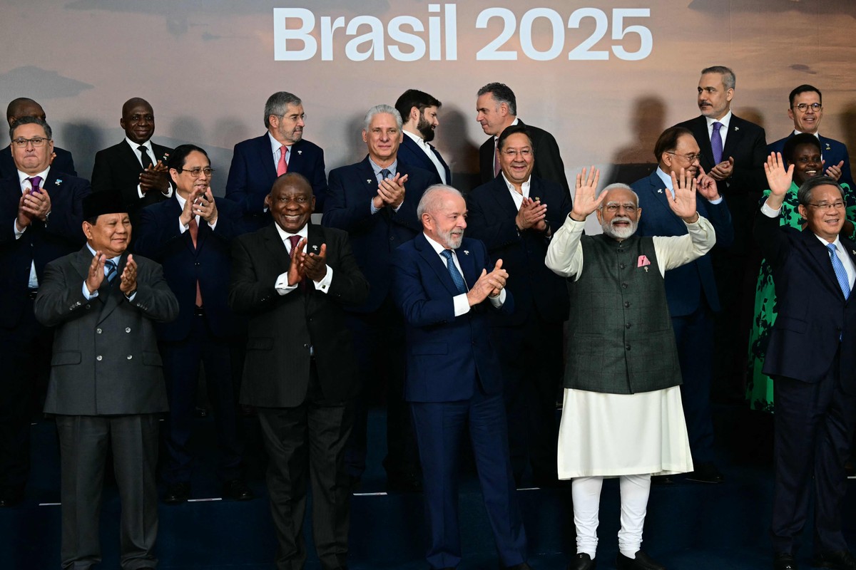 Lula critica negacionismo e unilateralismo em cúpula do Brics e defende ações para mudanças climáticas e saúde global