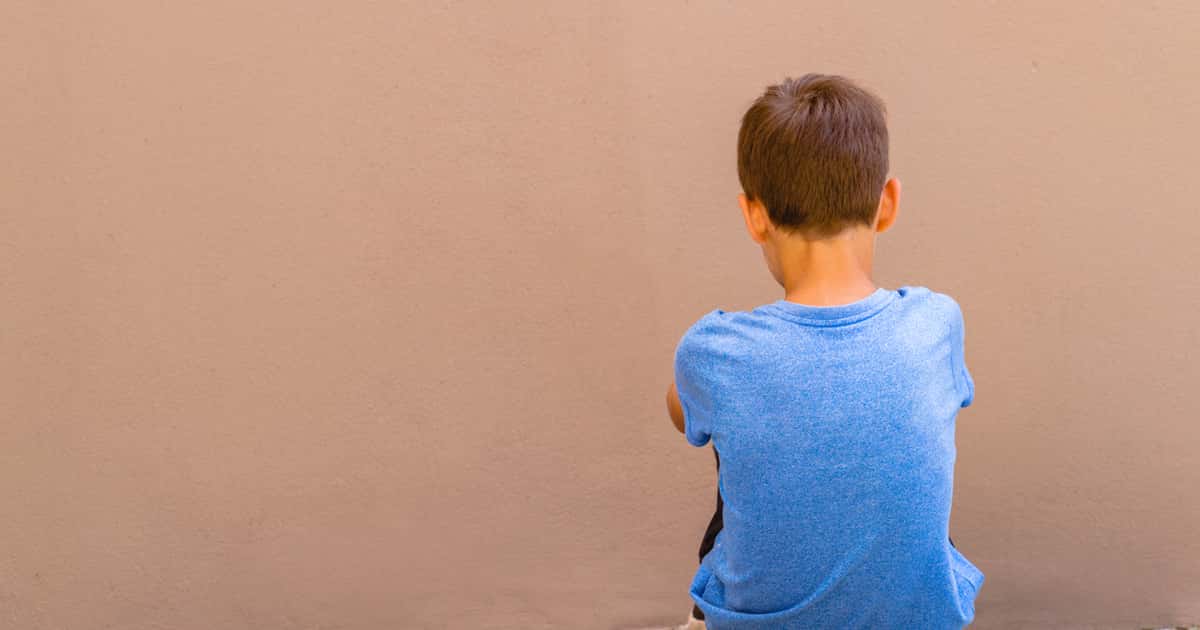 Exposição a substâncias químicas “eternas” pode aumentar risco de autismo e TDAH em meninos