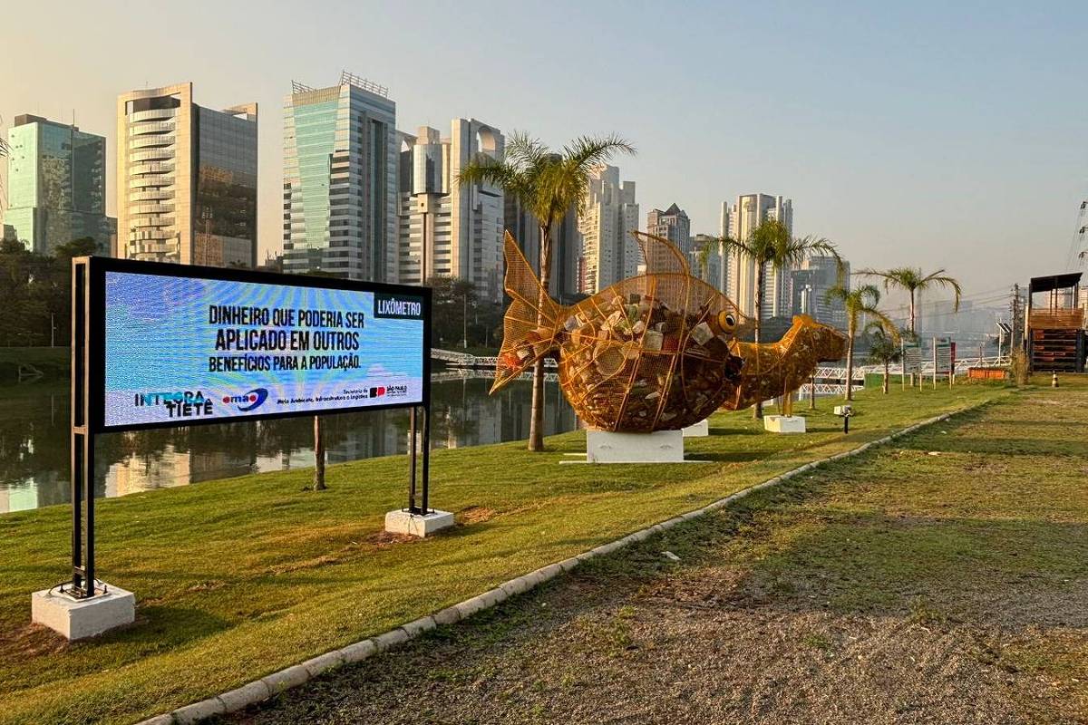 Coleta de lixo flutuante no rio Pinheiros cresce 21% no primeiro semestre de 2025, com 21 mil toneladas removidas