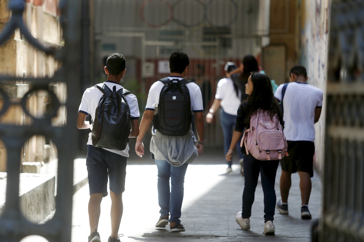 Câmara aprova projeto que proíbe ciclos nas escolas, mas evidências mostram avanços na aprendizagem