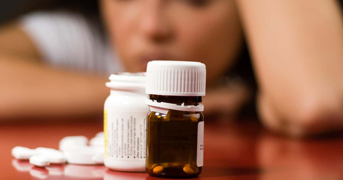 Cresce o uso de medicamentos para saúde mental entre jovens brasileiros, com destaque para geração Z e Millennials