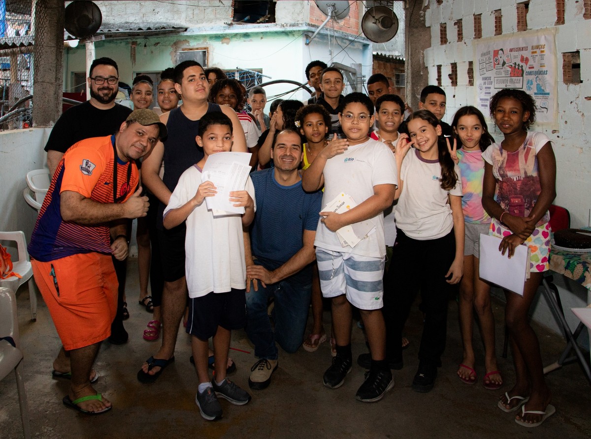 Escrevendo Futuros encerra com premiação e lançamento de livro colaborativo no Complexo do Borel