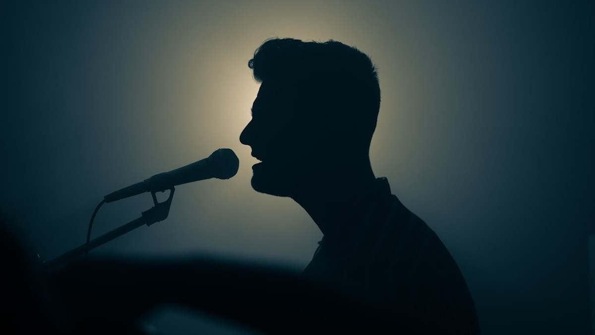 A voz como ferramenta de cura e autoconhecimento: a conexão entre emoções e expressão vocal