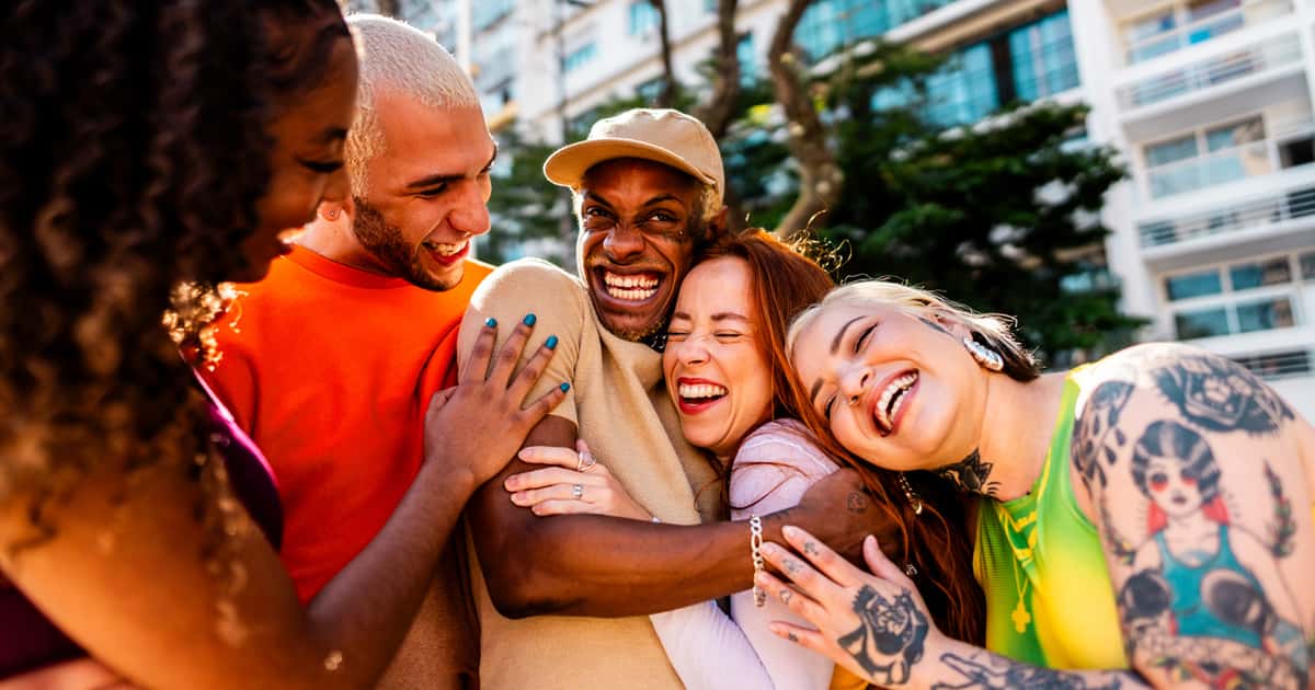 Conexões sociais fortalecem a saúde mental e promovem bem-estar em comunidades de São Paulo