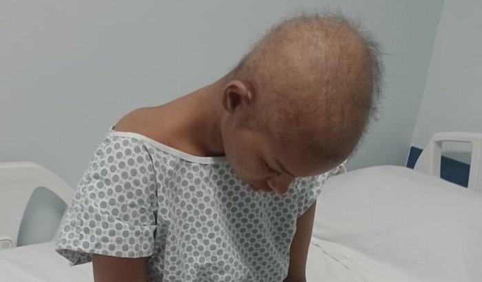 "Campanha de solidariedade busca apoio para tratamento de Cíntia, jovem diagnosticada com leucemia"