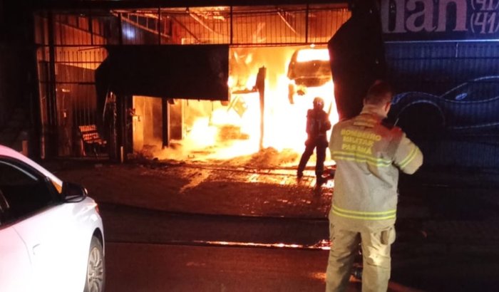 Mecânica Willian busca apoio para reconstruir oficina após incêndio devastador que destruiu tudo