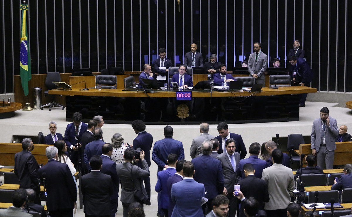 Lula deve vetar projeto que ameaça licenciamento ambiental e compromete biomas brasileiros