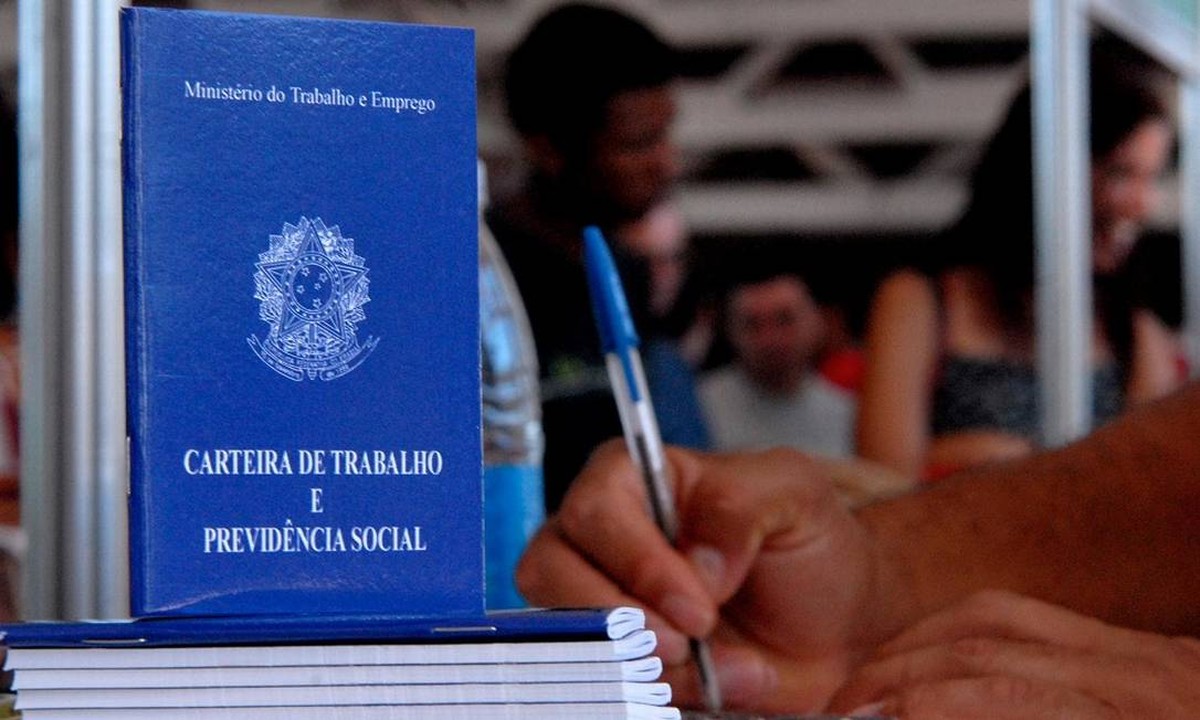 Pesquisa revela evasão da juventude em Niterói e São Gonçalo devido à falta de oportunidades e racismo estrutural