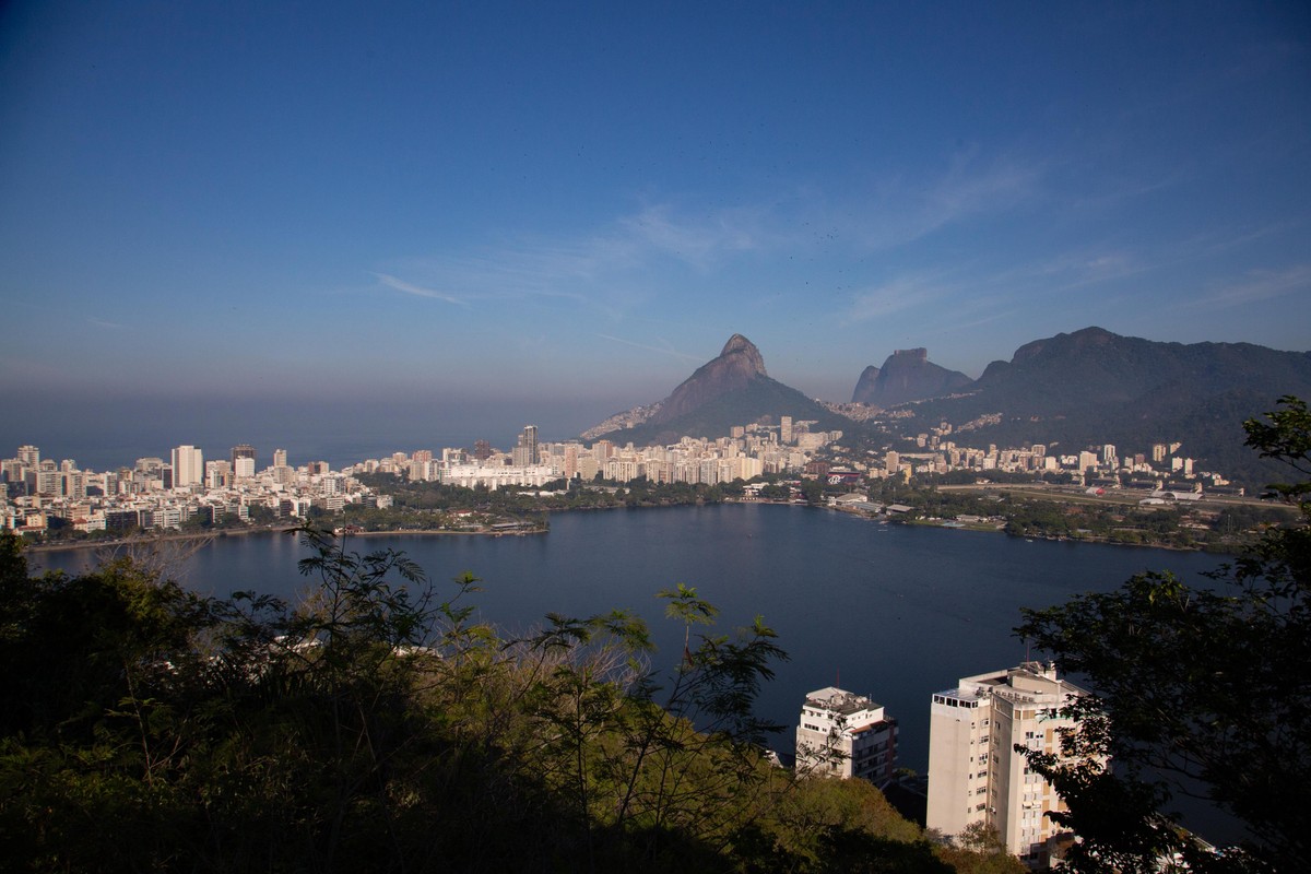 Lagoa Rodrigo de Freitas se transforma em espaço de convivência e desafios ambientais no Rio de Janeiro