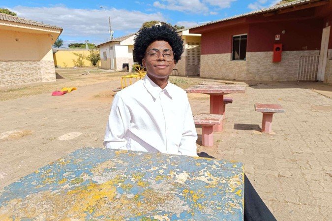 "Jovens egressos de acolhimento enfrentam desafios na transição para a vida adulta sem apoio adequado"