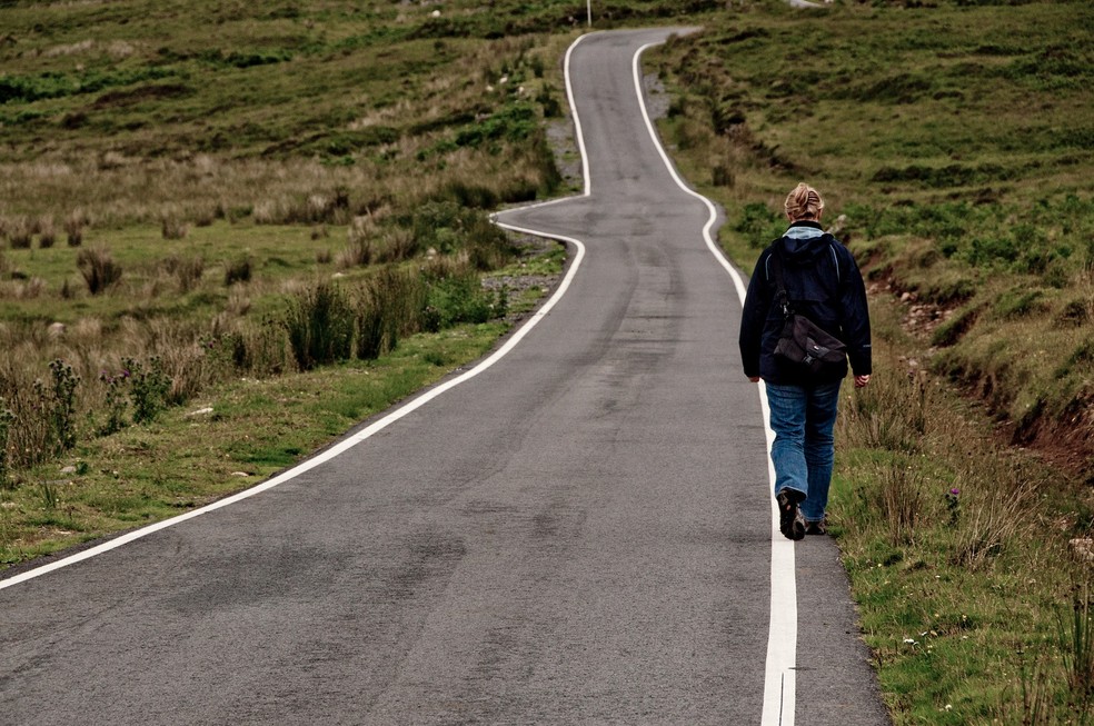 Caminhar 7 mil passos diários reduz riscos de morte precoce e previne doenças graves