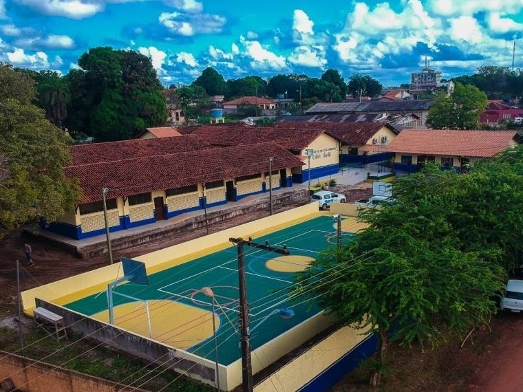 Diretora de escola em Santarém é acusada de racismo institucional contra alunos indígenas Munduruku