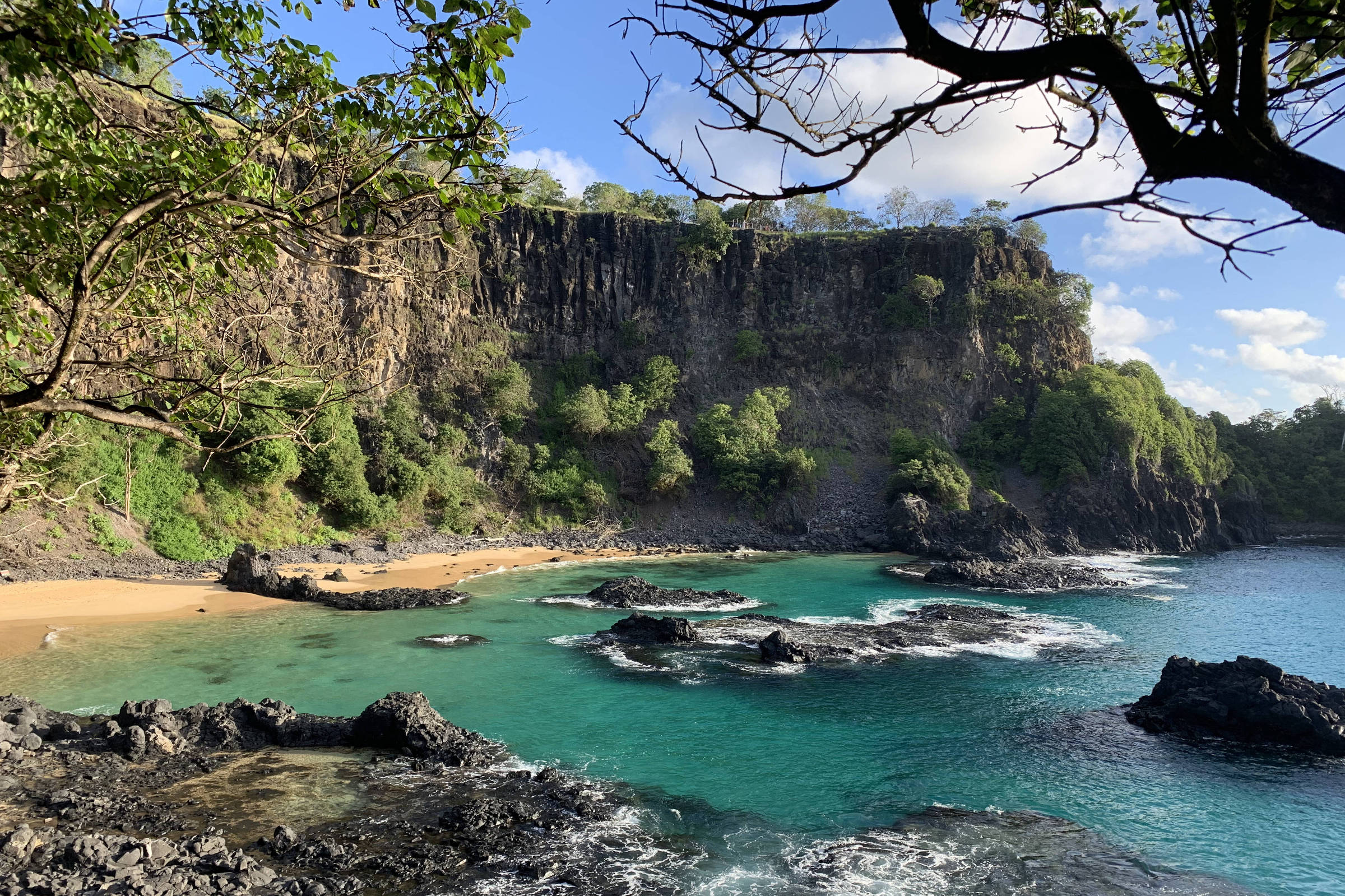 Fernando de Noronha adota índice de felicidade para melhorar qualidade de vida dos moradores