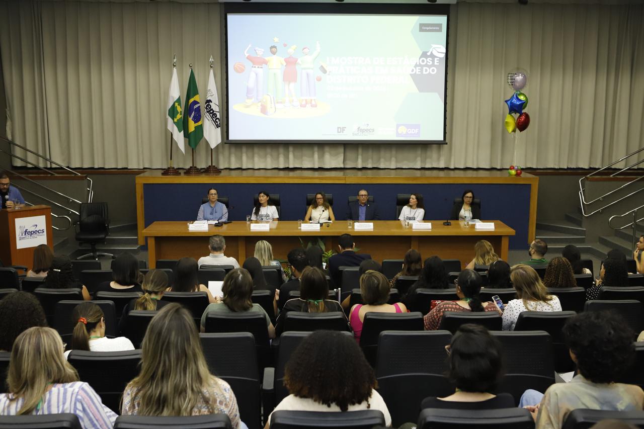 Mostra de Estágios da Escola de Saúde Pública do DF valoriza experiências no Sistema Único de Saúde