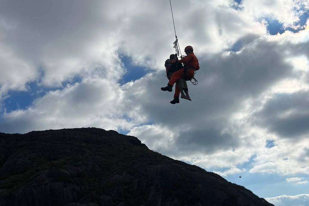 Resgate heroico na Pedra do Sino: militar reformado da Aeronáutica sobrevive a queda em fenda profunda