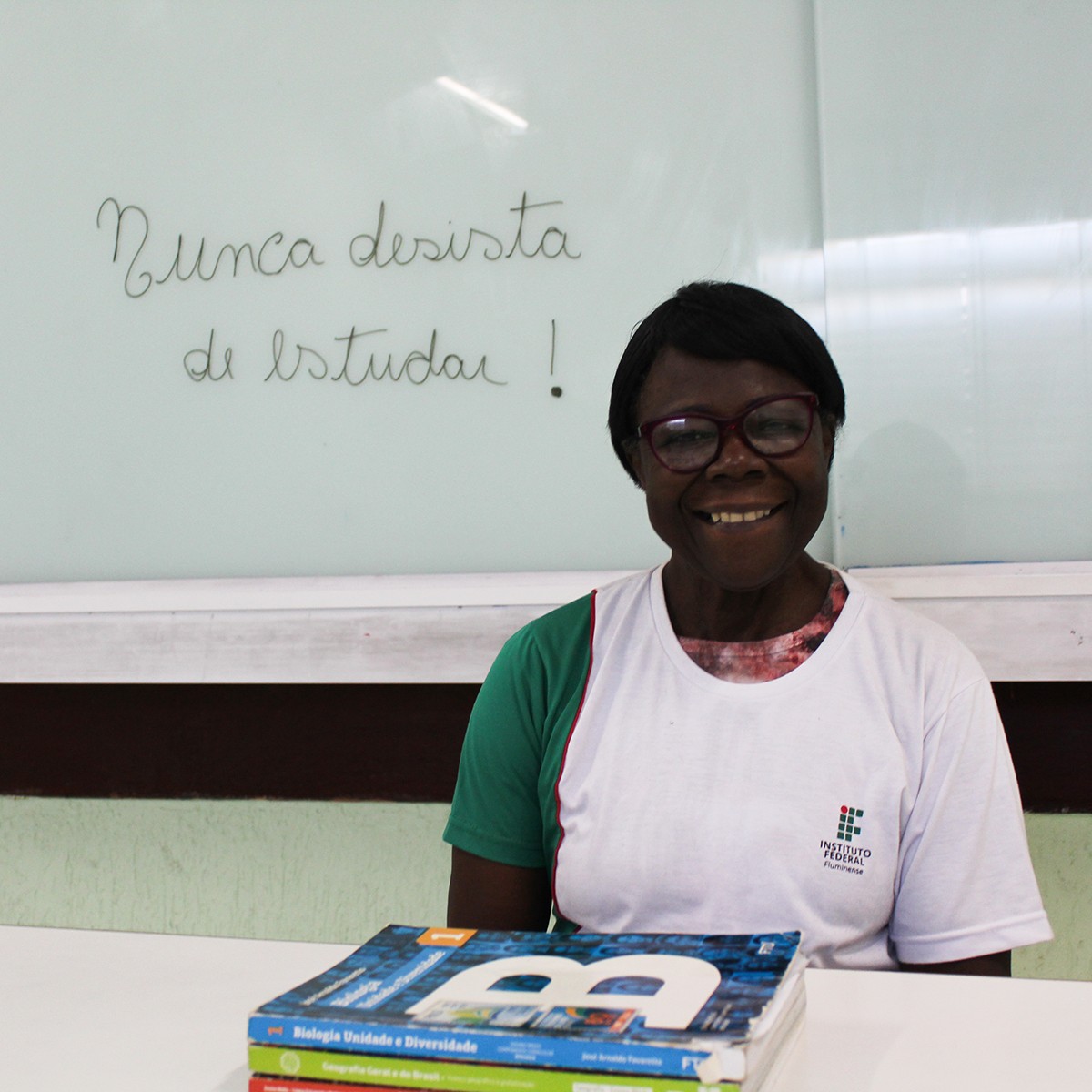 Elenice Pereira, aos 70 anos, realiza sonho de faculdade e busca novas oportunidades na educação
