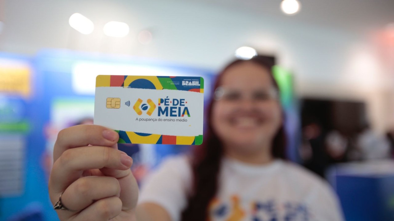 Governo inicia pagamento da 5ª parcela do programa Pé-de-Meia, com incentivo de até R$ 9,2 mil para estudantes