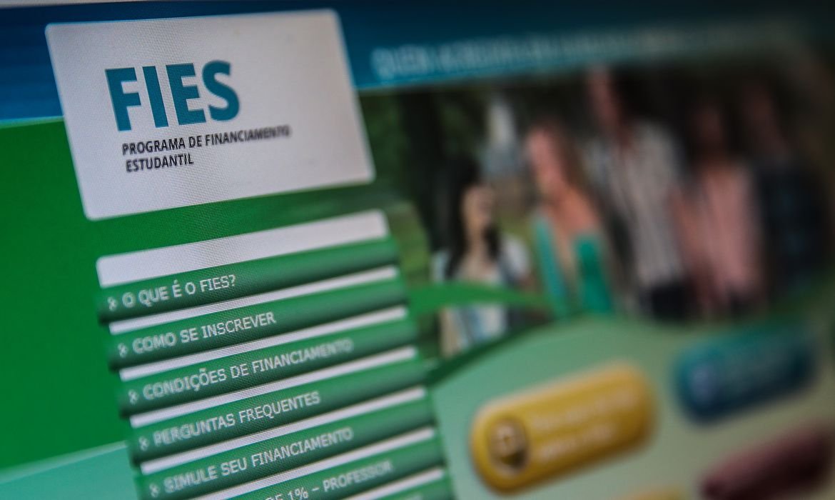Governo anuncia renegociação de dívidas do Fies com condições facilitadas para estudantes inadimplentes
