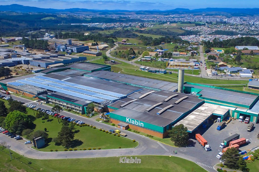 Klabin enfrenta embargos e multas do Ibama após desmatamento de 5 mil hectares na mata atlântica de SC