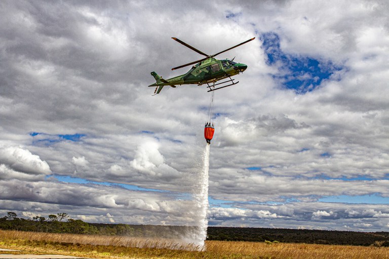 Capacitação do Ibama prepara pilotos e brigadistas para combate eficaz a incêndios florestais