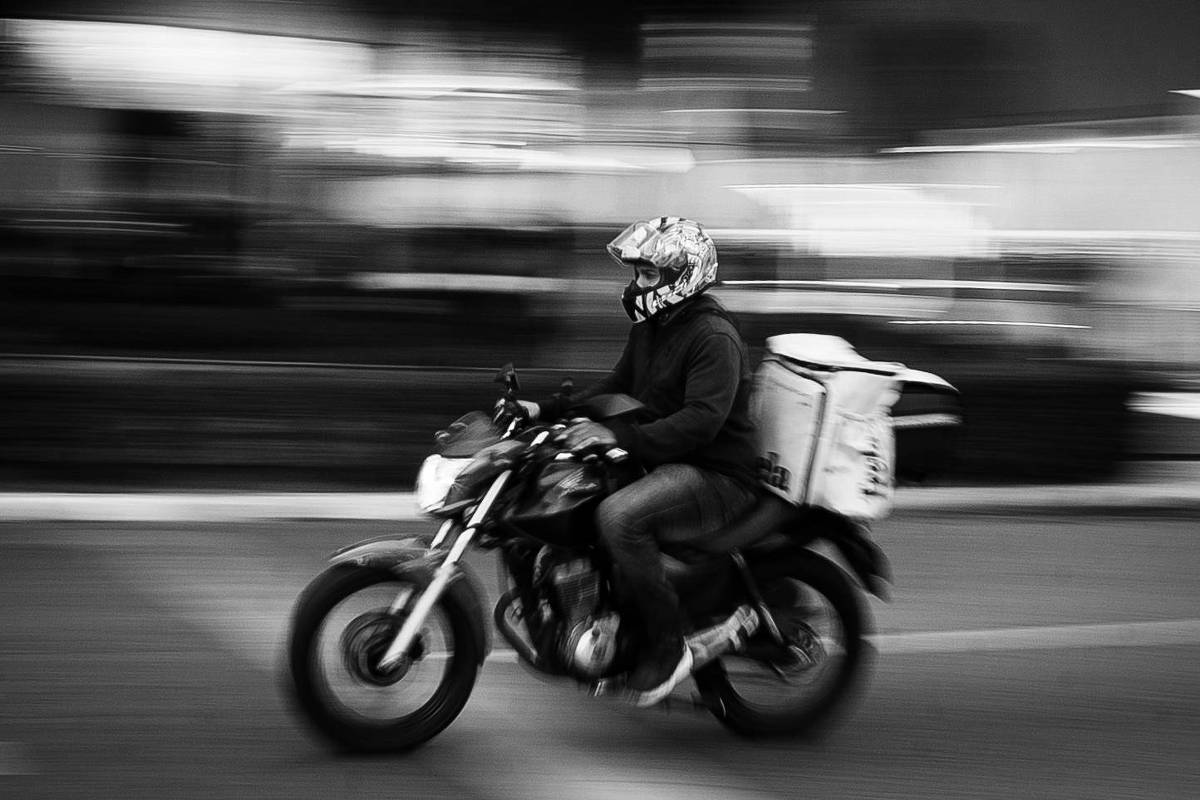 Governo federal lança Programa Nacional de Segurança de Motociclistas para reduzir mortes no trânsito