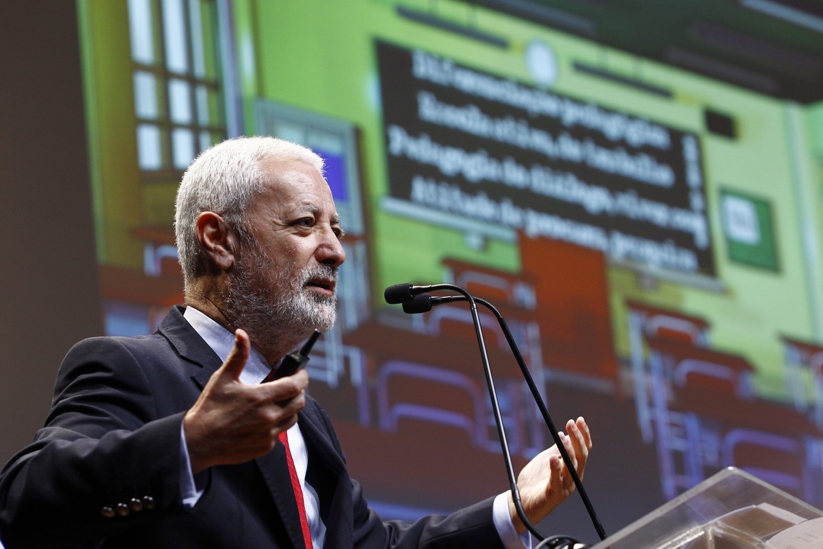 António Nóvoa alerta para a superficialidade do debate sobre educação e o impacto da tecnologia nas escolas