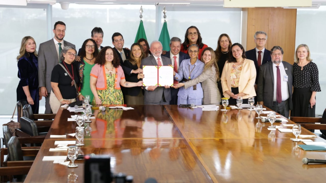 Lula sanciona lei que proíbe testes em animais para cosméticos e produtos de higiene no Brasil