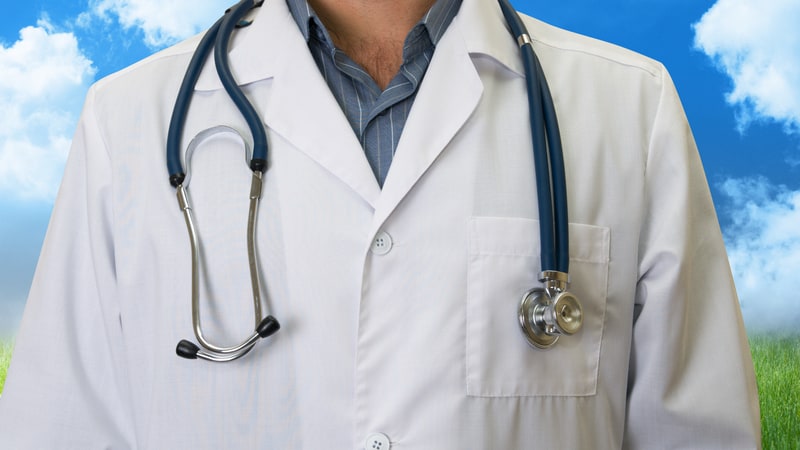 Desigualdade na distribuição de médicos no Brasil exige políticas públicas eficazes para atender áreas remotas