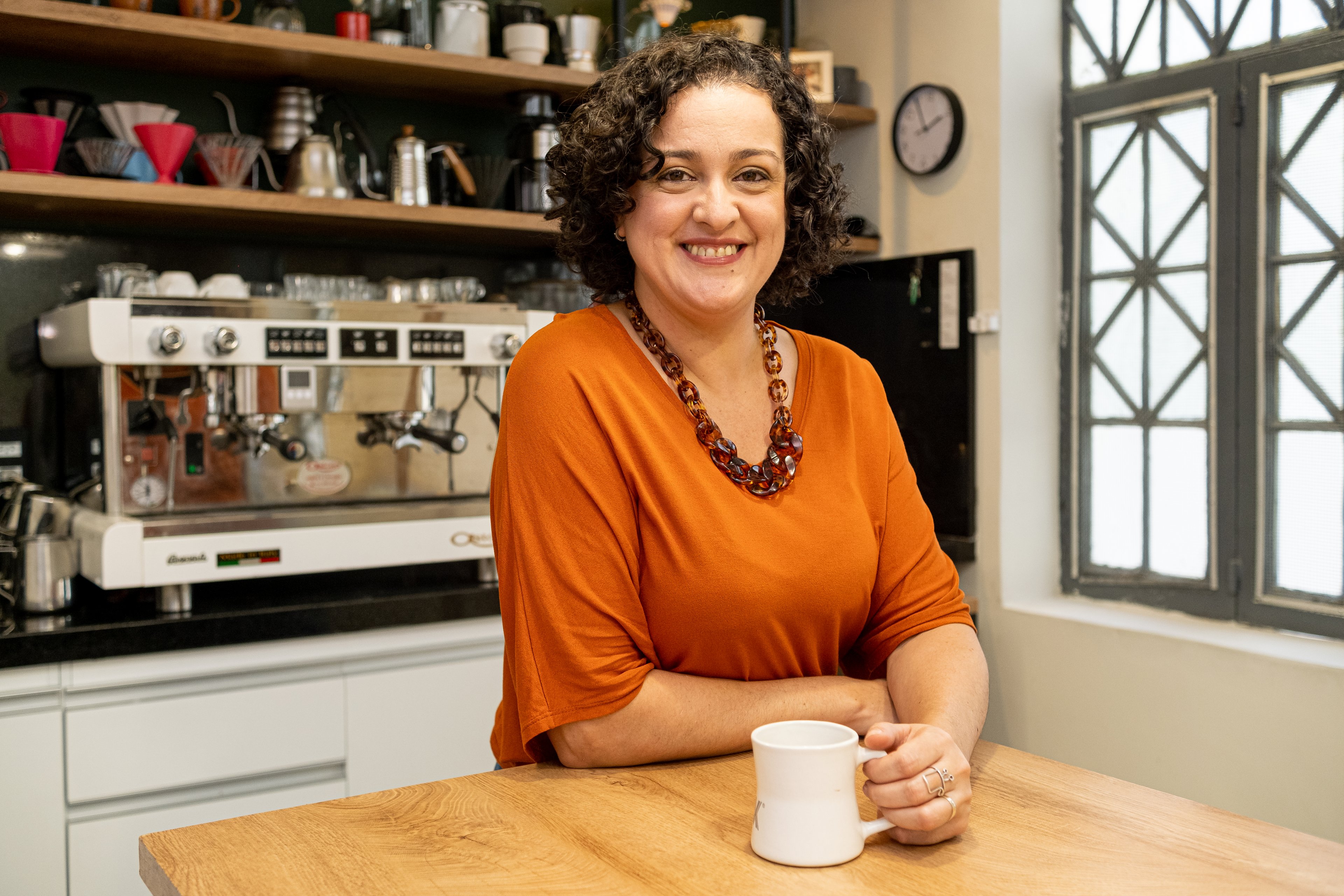 Lidiane Santos transforma tradição familiar em sucesso no setor cafeeiro com a Kaffe Torrefação e Treinamento