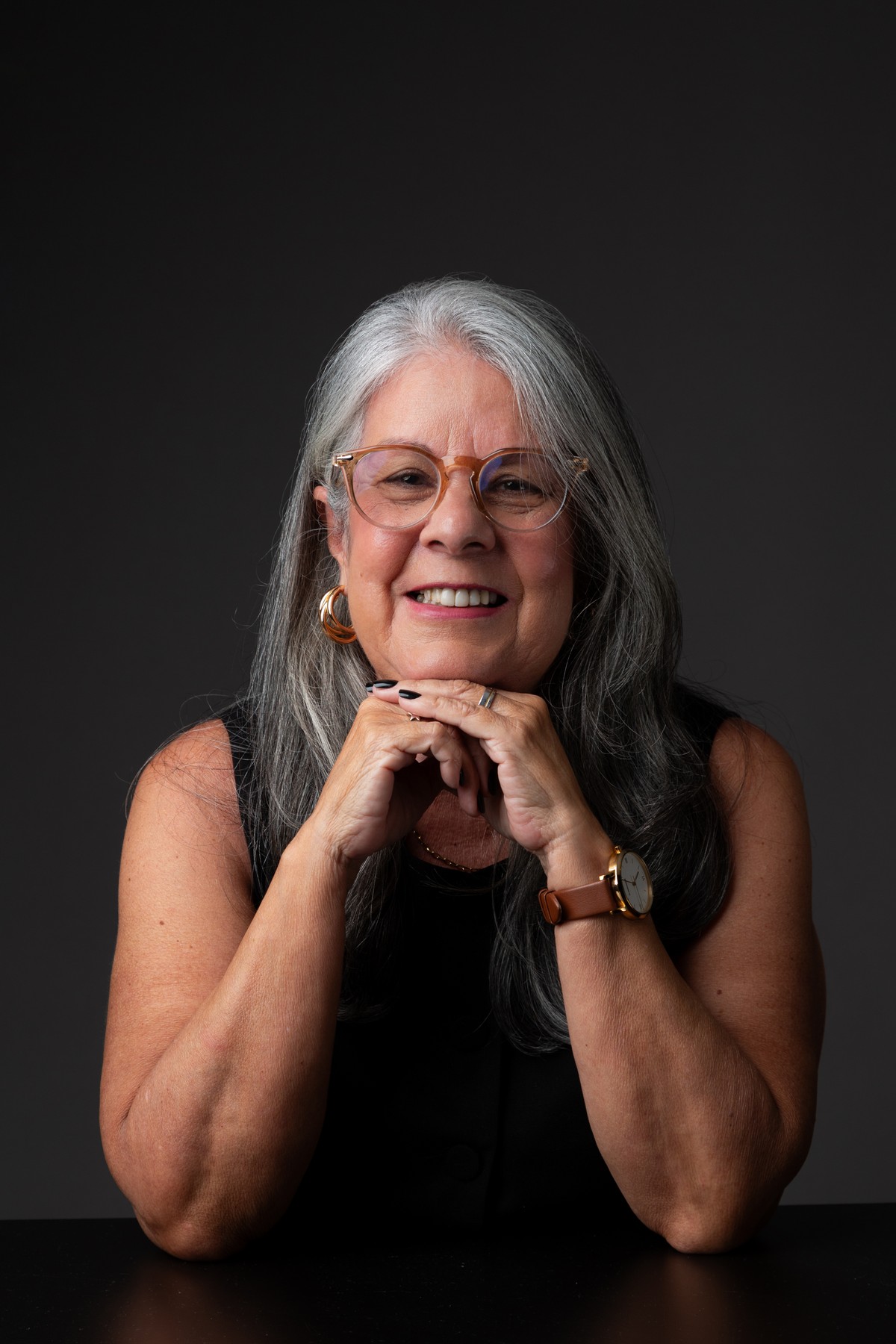 Cuidar de um familiar com Alzheimer: Claudia Alves compartilha experiências e reflexões em novo livro