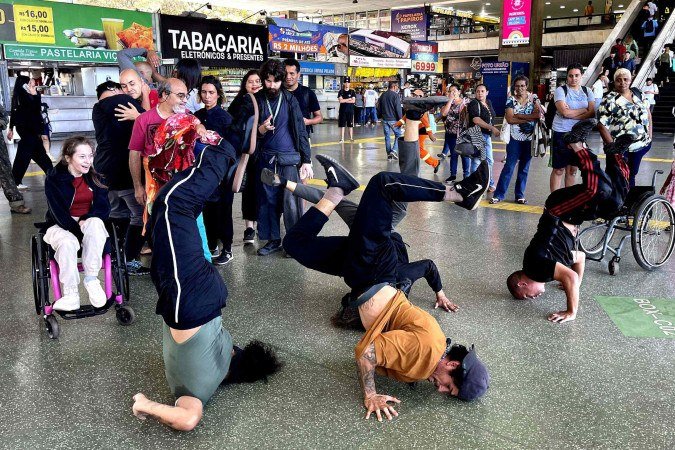 Rodoviária do Plano Piloto recebe residência artística que promove inclusão social por meio da dança