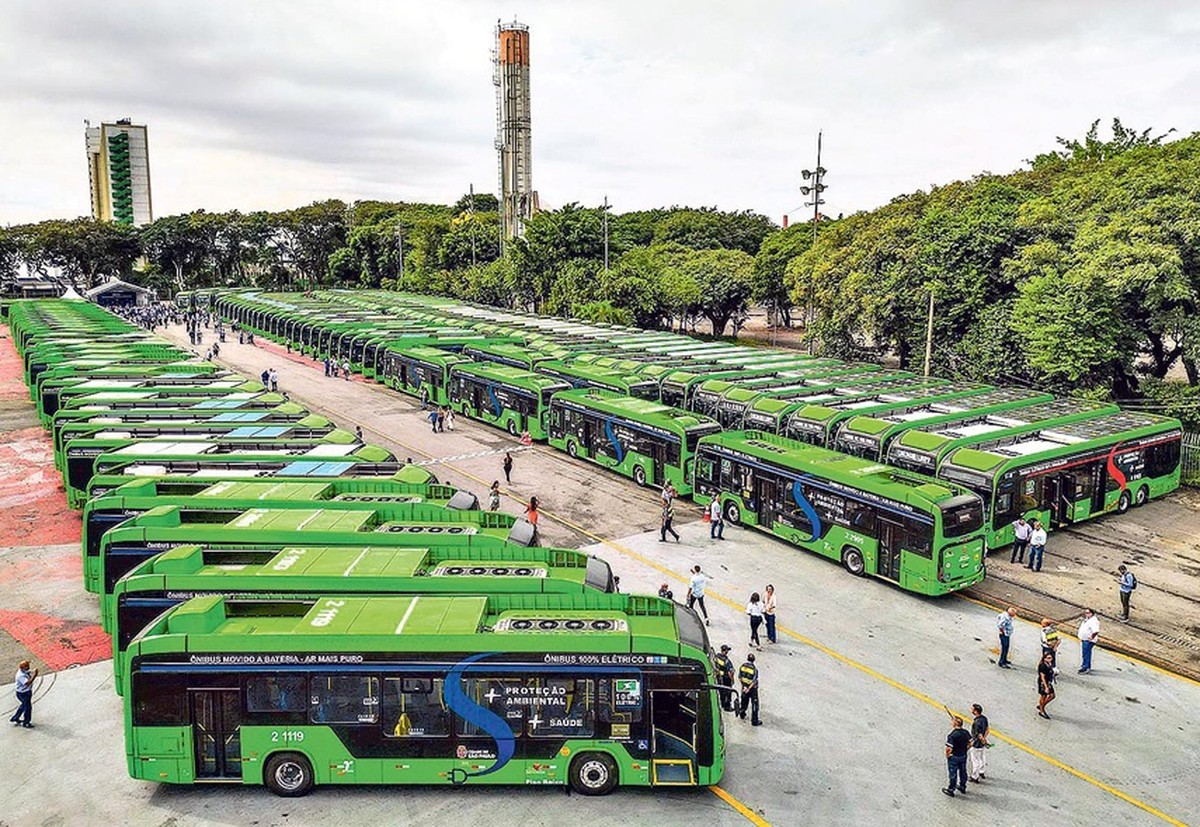 Brasil avança na eletrificação da frota de ônibus, superando mil veículos elétricos em circulação