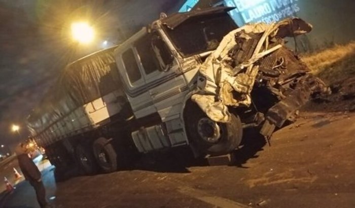 Caminhão de trabalhador sofre acidente grave e família lança vaquinha para arrecadar fundos para reparos