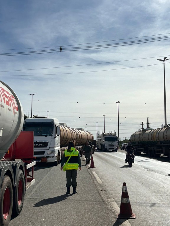Ibama realiza Operação TRPP Nacional 2025 e apreende 62 veículos em fiscalização de produtos perigosos
