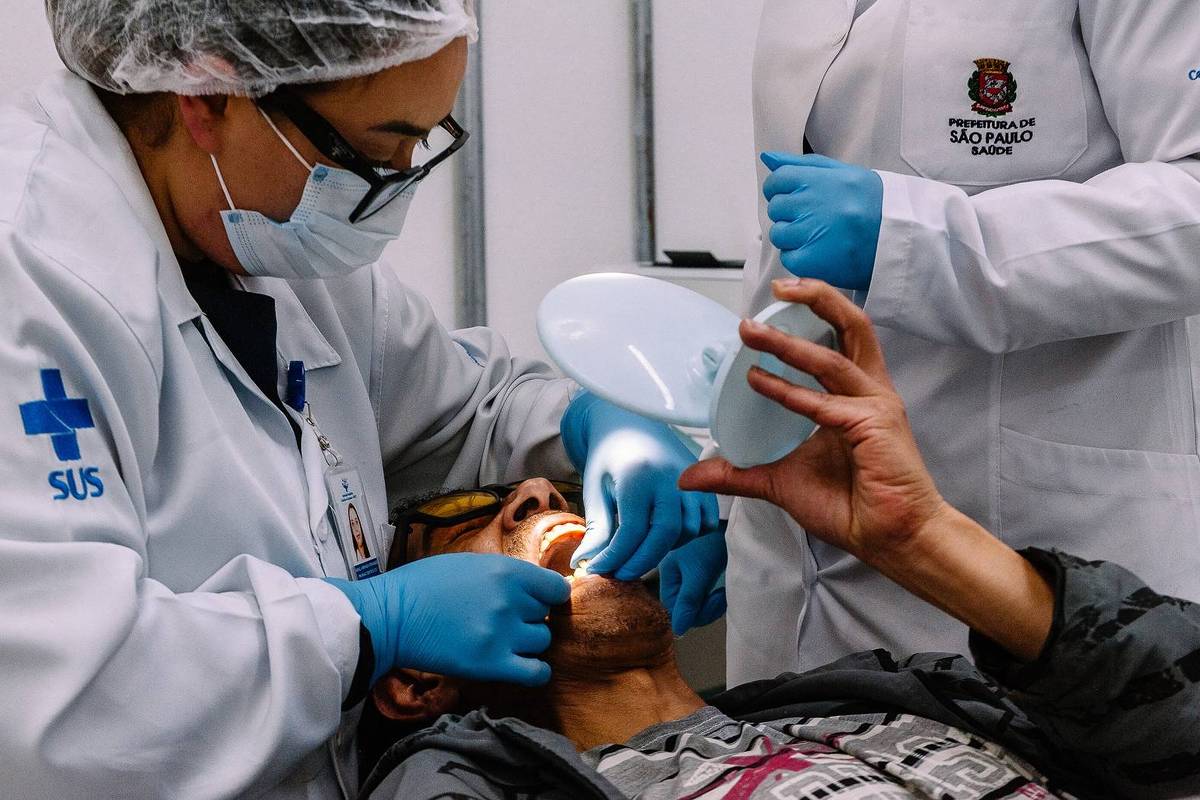 São Paulo transforma a saúde bucal de adultos e idosos com a entrega de mais de 330 mil próteses dentárias