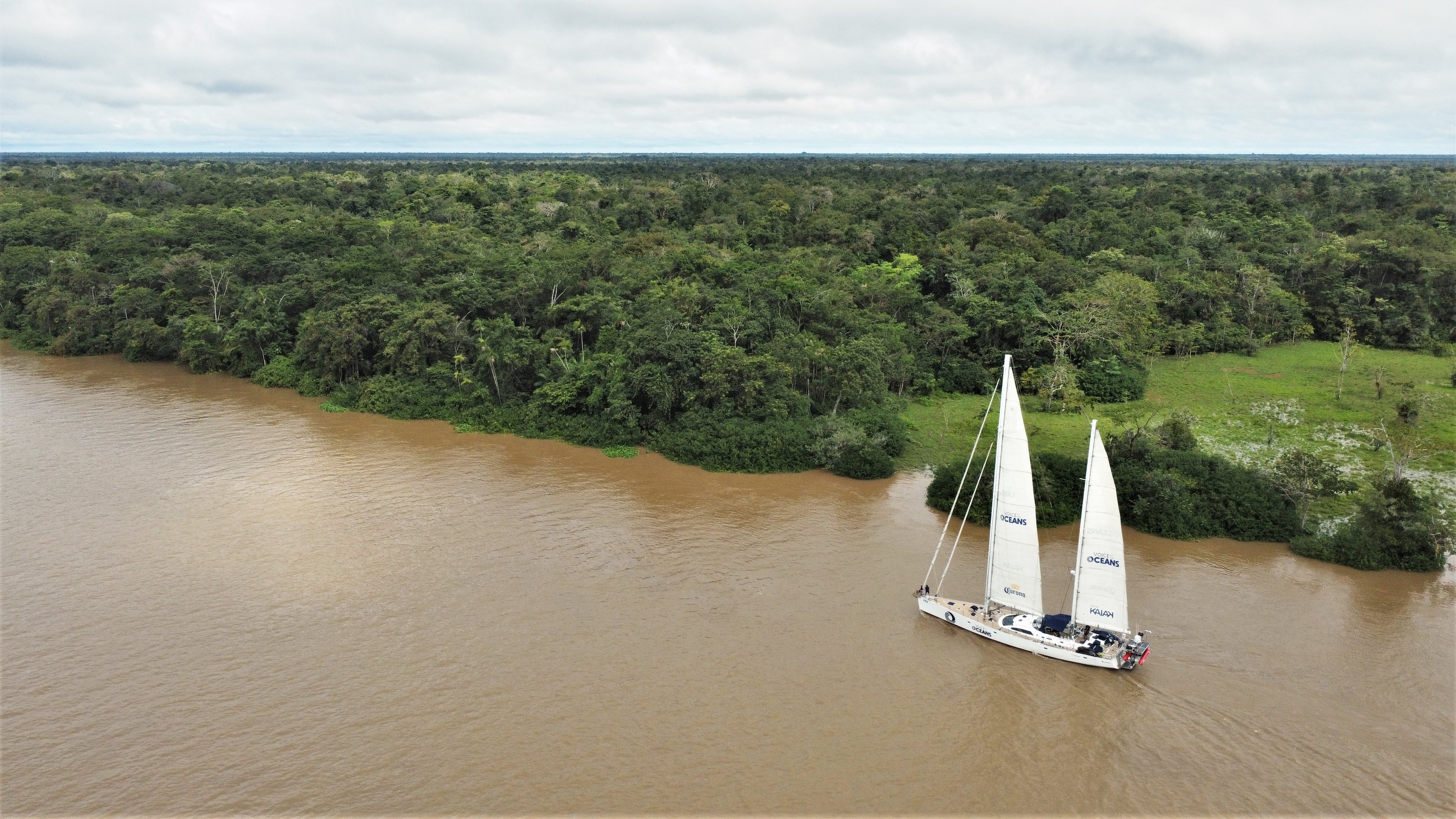 Veleiros sustentáveis se tornam laboratório flutuante na COP30 em Belém, promovendo inovação e preservação ambiental