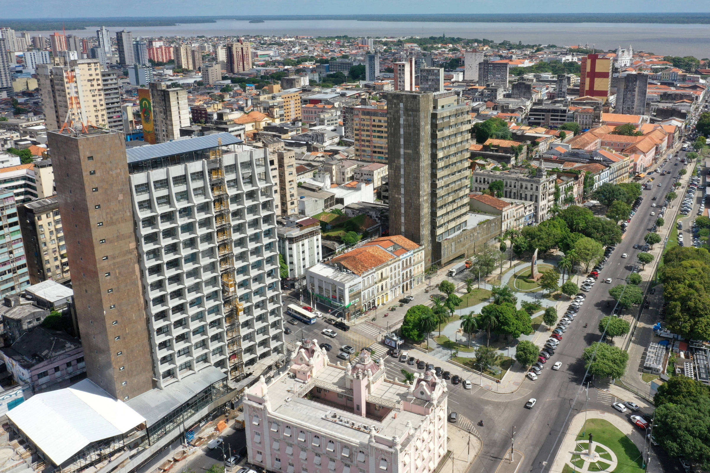 Instituto Arayara processa Airbnb e Booking por preços abusivos de hospedagem durante a COP30 em Belém