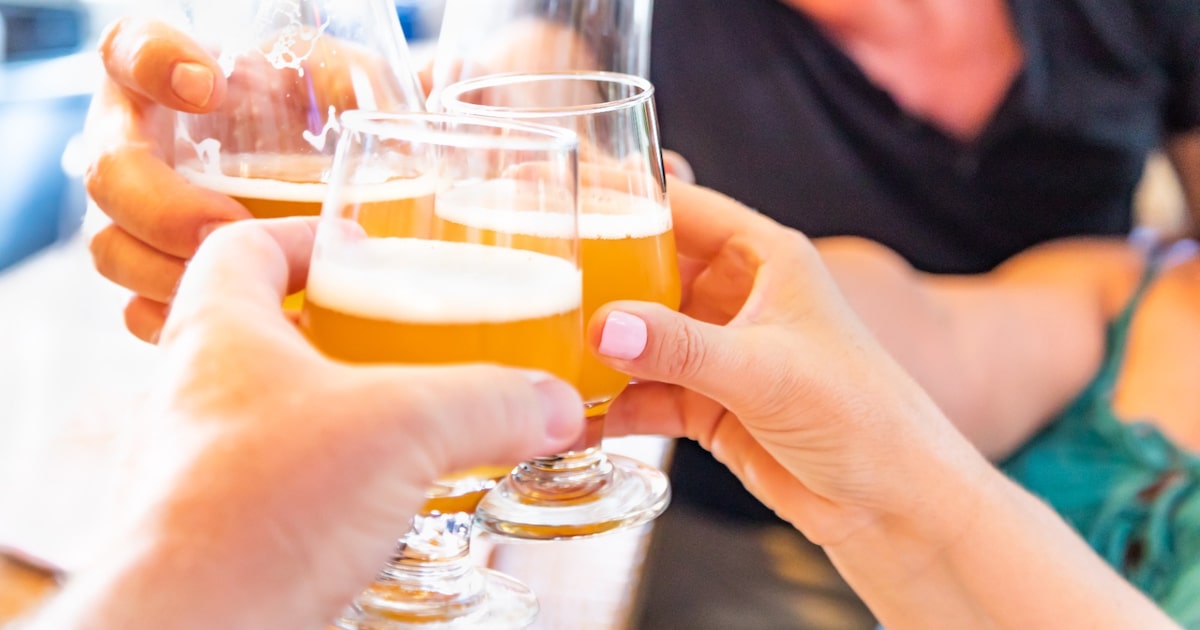 Consumo de álcool intensifica riscos à saúde na terceira idade, alertam especialistas em saúde mental e geriatria